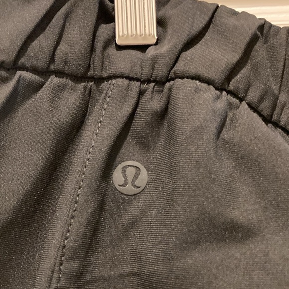 Lululemon - Picture 4 of 9